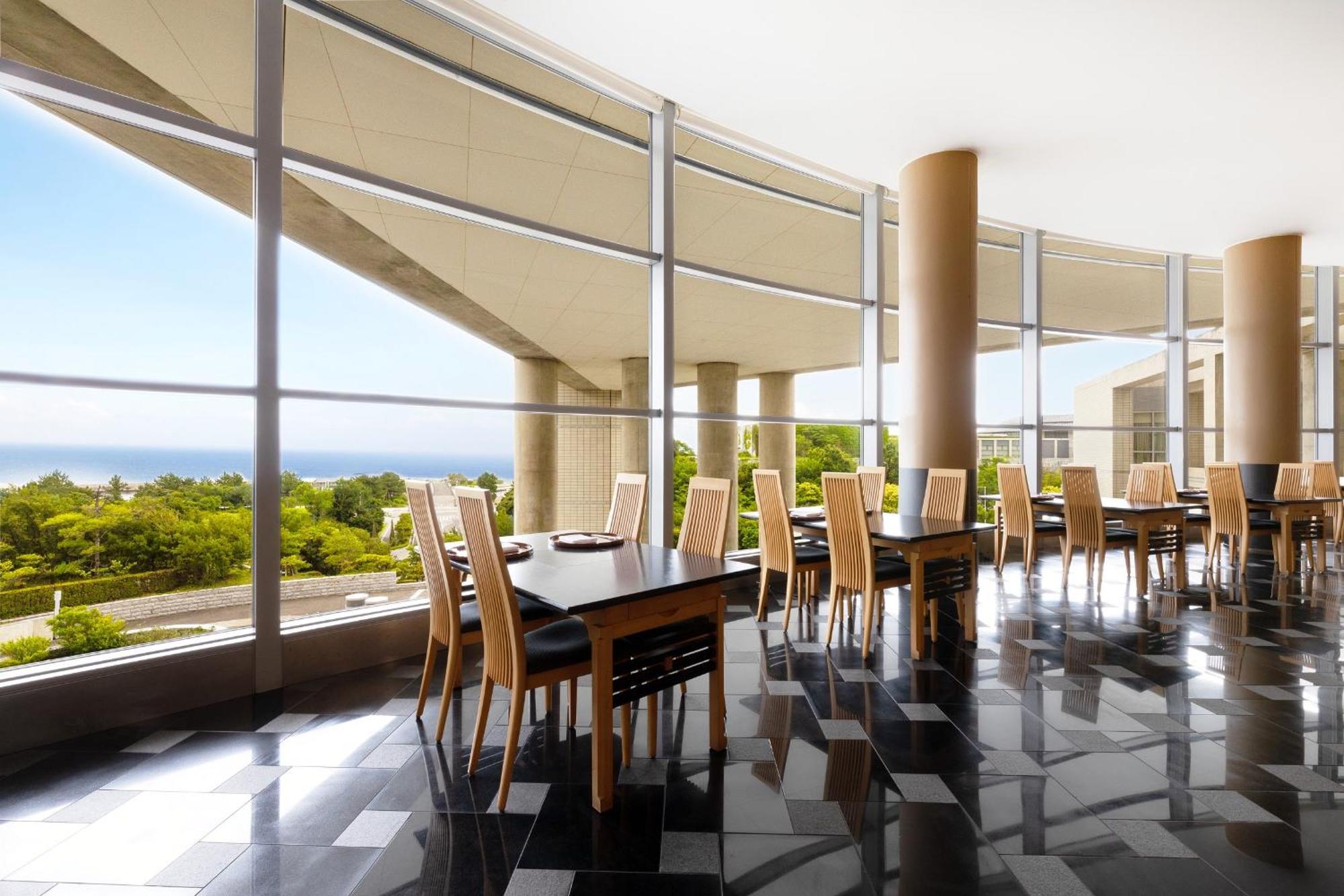 Grand Nikko Awaji Hotell Exteriör bild